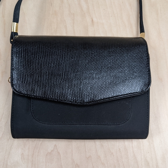 Black, Crossbody Multi-Compartment Small Busy Bag - Picture 2 of 10